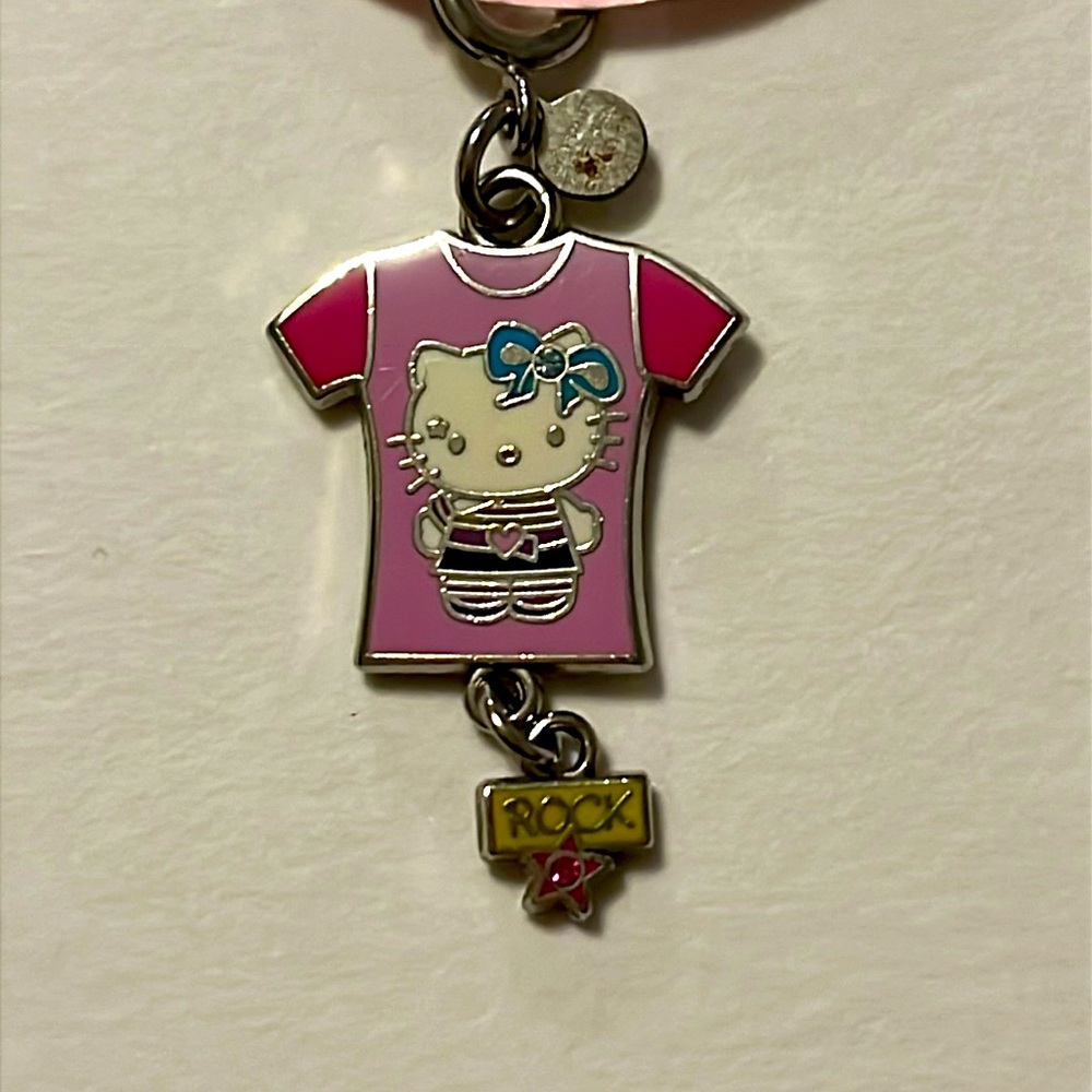 Hello Kitty Charm - Rock Tee